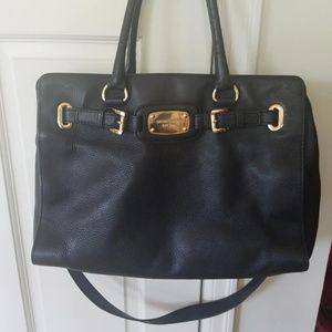 Micheal Kors black leather purse